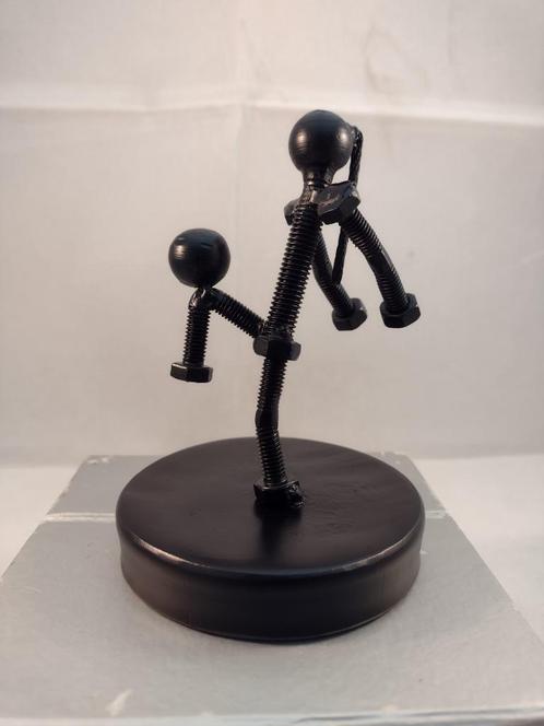 Voetbal "Hooghouden Dame", Antiek en Kunst, Kunst | Beelden en Houtsnijwerken, Ophalen of Verzenden