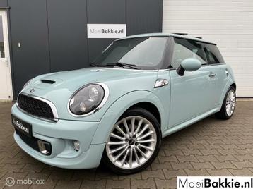 Mini Mini 1.6 Cooper S Aut / Leder / Xenon / Harman / Pano beschikbaar voor biedingen