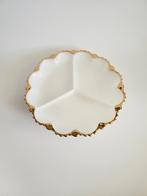 Vintage prachtige Anchor Hocking Fire King Schaal melkglas, Huis en Inrichting, Schaal, Rond, Ophalen of Verzenden, Glas