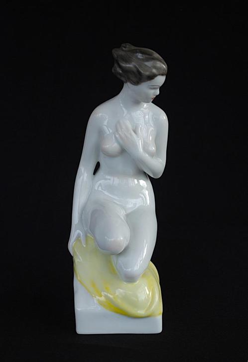 Vrouw naakt geknield, hand op borst Beeldhouwer Sandor Olah, Antiek en Kunst, Curiosa en Brocante, Ophalen of Verzenden