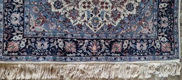 mooie Perzisch tapijt naien beschikbaar voor biedingen