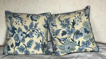 2x sierkussenhoezen - 50x50cm - creme blauw witte bloemen beschikbaar voor biedingen