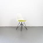 3 Vitra Eames DSR stoel kuip Apple Green onderstel Zwart
