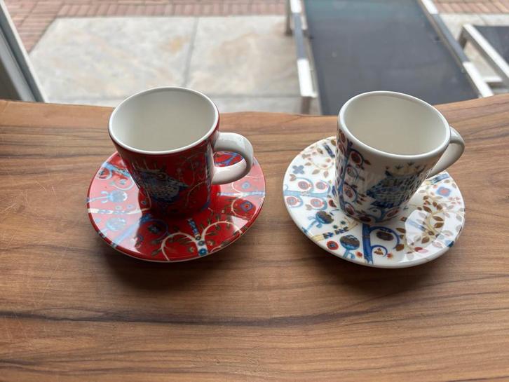 2x Iittala Taika Espresso Kop en Schotel, Huis en Inrichting, Keuken | Servies, Zo goed als nieuw, Kop(pen) en/of Schotel(s), Overige stijlen