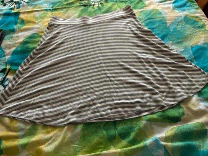 Esprit zomerrokje grijs/wit gestreept mt XL, Kleding | Dames, Rokken, Zo goed als nieuw, Maat 46/48 (XL) of groter, Grijs, Boven de knie