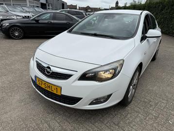 Opel Astra 1.4 Turbo Sport (bj 2011) beschikbaar voor biedingen