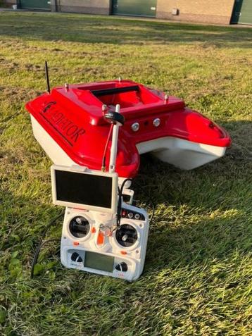 Voerboot Gladiator plus fish Finderen dieptemeter. beschikbaar voor biedingen