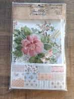 Tim Holtz Idea-ology “Worn Wallpaper Scraps” #TH94122, Hobby en Vrije tijd, Scrapbooking, Ophalen of Verzenden, Nieuw, Frame of Mal