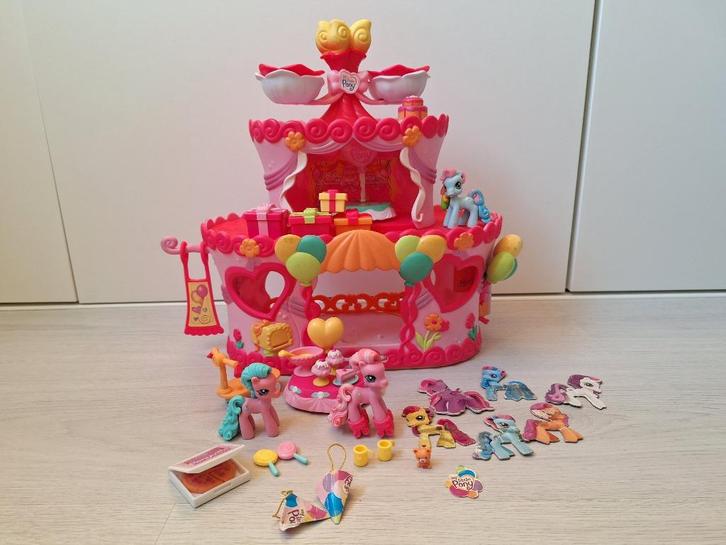 My Little Pony Ponyville Rollerskate Party Cake, Kinderen en Baby's, Speelgoed | My Little Pony, Gebruikt, Ophalen of Verzenden