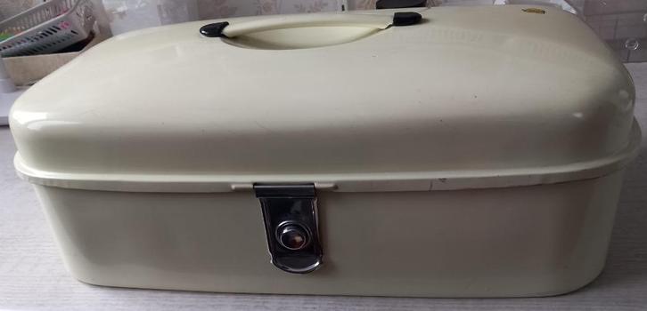 nette cremekleurige Brabantia broodtrommel, Antiek en Kunst, Antiek | Keukenbenodigdheden, Ophalen of Verzenden