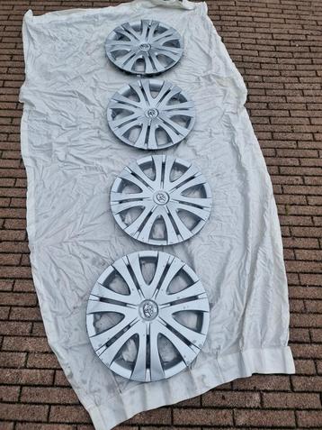 Wieldoppen Toyota 16 inch beschikbaar voor biedingen