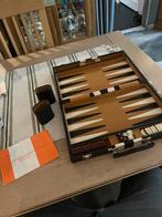 Backgammon in luxe leren koffer zgan, Hobby en Vrije tijd, Gezelschapsspellen | Bordspellen, Ophalen of Verzenden, Zo goed als nieuw