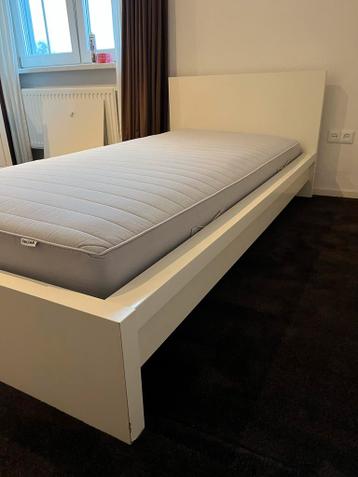 IKEA Malm eenpersoonsbed wit met matras - afbeelding 1