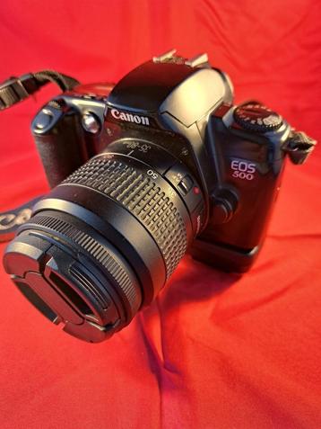 Canon analoge set (3x body, batterypack, 2x lens, flitser beschikbaar voor biedingen