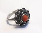 Zilveren filigraan Ring met koraal, Niekerk Schoonhoven M18, Sieraden, Tassen en Uiterlijk, Ringen, Ophalen of Verzenden, Kleiner dan 17