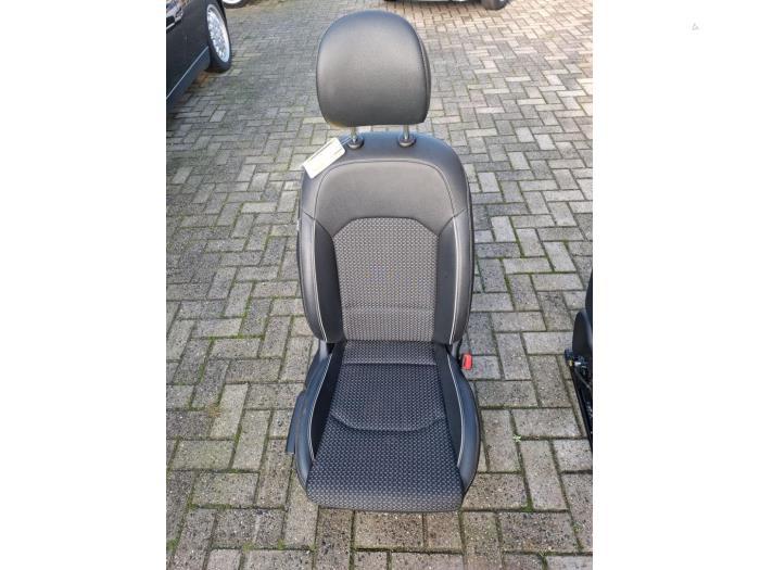 Stoel rechts van een Kia XCeed, Auto-onderdelen, Interieur en Bekleding, -, Verzenden, -, -