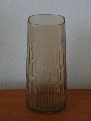 Vaas, glas. beschikbaar voor biedingen