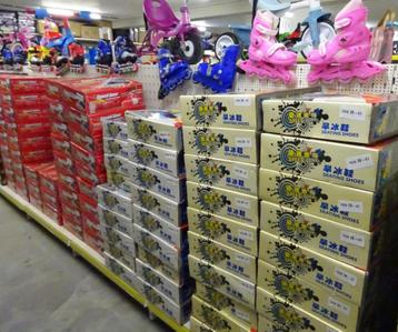 NIEUW Partij van 45 stuks Inlineskates in diverse maten en k beschikbaar voor biedingen