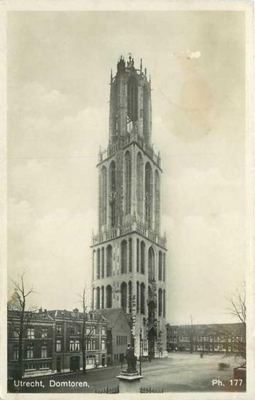 (300-104-019) Utrecht Domtoren beschikbaar voor biedingen