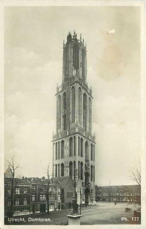 (300-104-019) Utrecht Domtoren, Verzamelen, Ansichtkaarten | Nederland, Utrecht, Verzenden