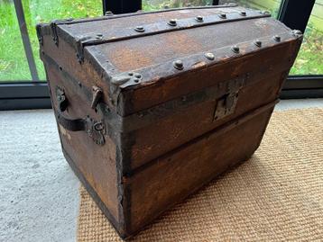 Antieke hutkoffer / dekenkist  beschikbaar voor biedingen