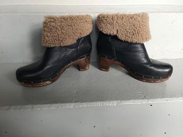 Mooie nette warme Ugg Australia klompen/hak.. schapenvacht  beschikbaar voor biedingen