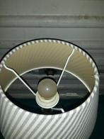 Tafellamp met groene voet van aardewerk en gestreepte grijs, Ophalen of Verzenden, 'T Olde Gre-j, Info@toldegrej.nl, Endepoelstraat 20f Didam