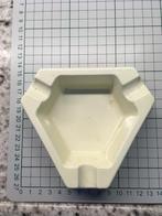 Asbak	Barclay (driehoek vorm) plastic beige, Ophalen of Verzenden, Gebruikt, Asbak