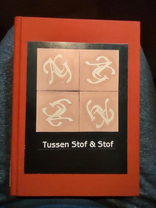 Tussen stof en stof. Van Arie Baauw en Grietje Schuurman., Boeken, Godsdienst en Theologie, Zo goed als nieuw, Christendom | Protestants