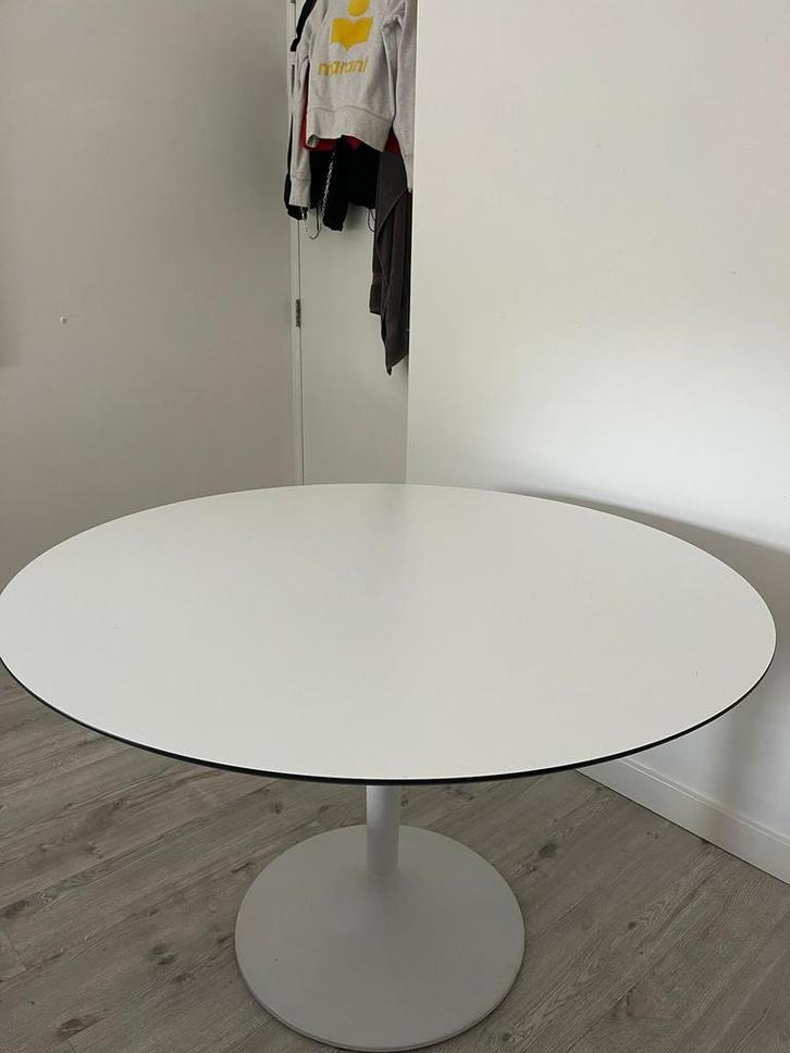 Pedrali tafel 120 cm kleur wit ALS NIEUW!, Huis en Inrichting, Tafels | Eettafels, Zo goed als nieuw, 100 tot 150 cm, Rond, Ophalen of Verzenden