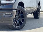 Dodge Ram 1500 pick up 4x4 Crew Sport Rijklaar (bj 2024), Auto's, Bestelauto's, Automaat, Gebruikt, Zwart, Bedrijf
