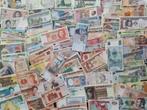 Verzameling 200 wereldbiljetten van over hele wereld - UNC, Postzegels en Munten, Munten en Bankbiljetten | Verzamelingen, Ophalen of Verzenden