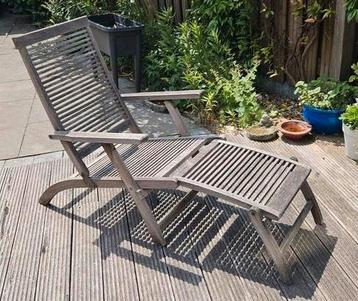 Hardhouten dekchair + kussen, compleet en in goede staat beschikbaar voor biedingen