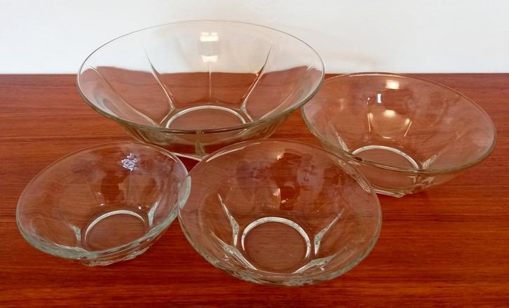 4 vintage glazen schalen/kom art nouveau in elkaar passend, Antiek en Kunst, Antiek | Glas en Kristal, Ophalen of Verzenden