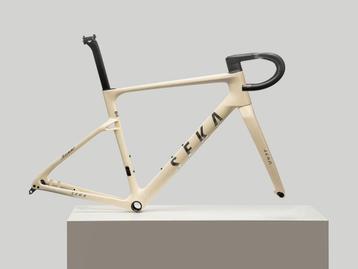 Racefiets Seka Spear frameset mt M Cosmic Beige beschikbaar voor biedingen