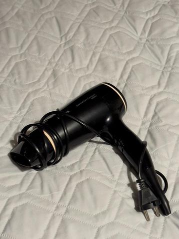 Philips Essential Care 1800W beschikbaar voor biedingen