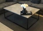 Moderne salontafel met metalen frame, Ophalen, Tweepersoons, 75 tot 100 cm, Zo goed als nieuw