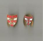 2 emaille knoopsgatspelden KAJ Katholieke Arbeiders Jeugd, Verzamelen, Speldjes, Pins en Buttons, Ophalen of Verzenden, Overige onderwerpen