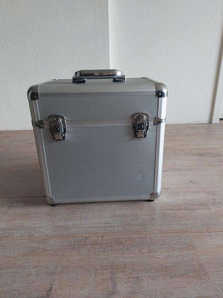 Zilverkleurige Hardcase Koffer, Sieraden, Tassen en Uiterlijk, Koffers, Gebruikt, Hard kunststof, 70 cm of meer, Ophalen of Verzenden