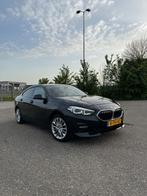 BMW 2-Serie Gran Coupé ( 218i 140pk Aut 2020 Zwart, Auto's, BMW, Te koop, Geïmporteerd, 5 stoelen, 725 kg