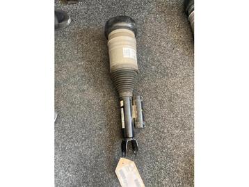 Schokdemperpoot rechts-voor van een Mercedes C-Klasse beschikbaar voor biedingen