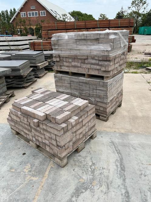 Rode betonklinkers op pallet ca 20m2 21x8x7cm, Tuin en Terras, Tegels en Klinkers, Gebruikt, Klinkers, Beton, 10 m² of meer, Ophalen of Verzenden
