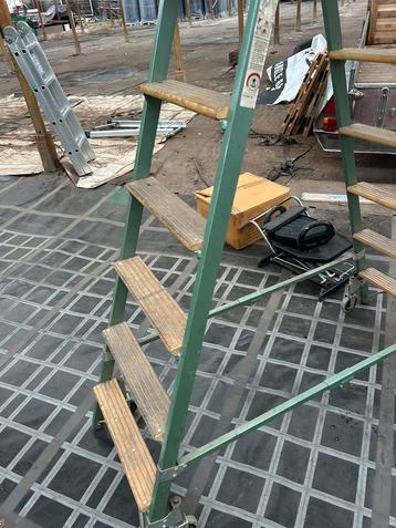 Trappen beschikbaar voor biedingen