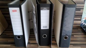5 A4 Ordners beschikbaar voor biedingen
