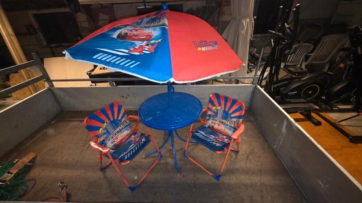 Cars Kinder Tuinset met Parasol, Tuin en Terras, Tuinsets en Loungesets, Gebruikt, Tuinset, Kunststof, 2 zitplaatsen, Eettafel
