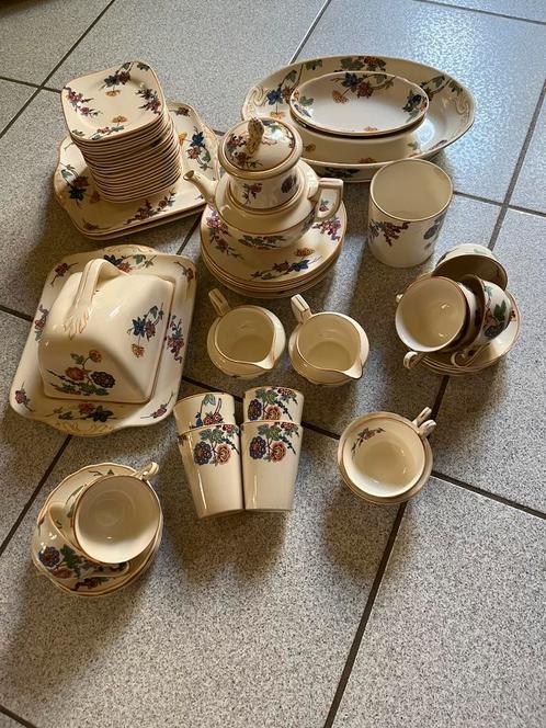 Geweldig mooi oud servies met bloemen., Antiek en Kunst, Antiek | Servies compleet, Verzenden