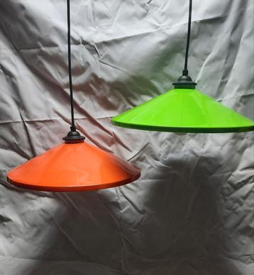 Jaren 70 hanglampen oranje en groen, lees de beschrijving  beschikbaar voor biedingen