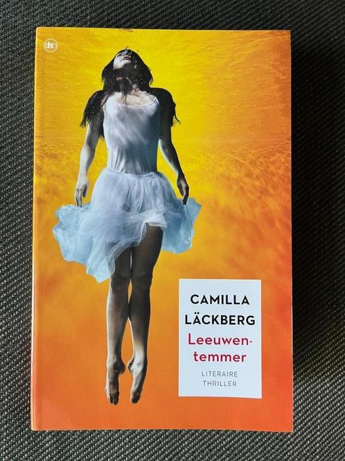 Camilla Läckberg - Leeuwentemmer. (Fjällbacka 9), Boeken, Thrillers, Zo goed als nieuw, Ophalen of Verzenden