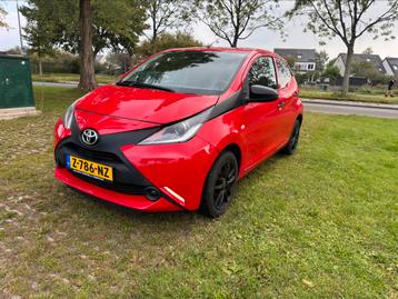 Toyota Aygo 1.0 12V Vvt-i Ddrs 2017 Rood beschikbaar voor biedingen
