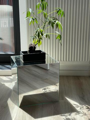 Glass mirror sidetable coffeetable beschikbaar voor biedingen